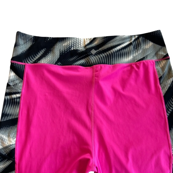 NWOT 3XL Lularoe Rise Fearless High Waist, Capri Length, Workout Fitness Legging - Picture 3 of 9